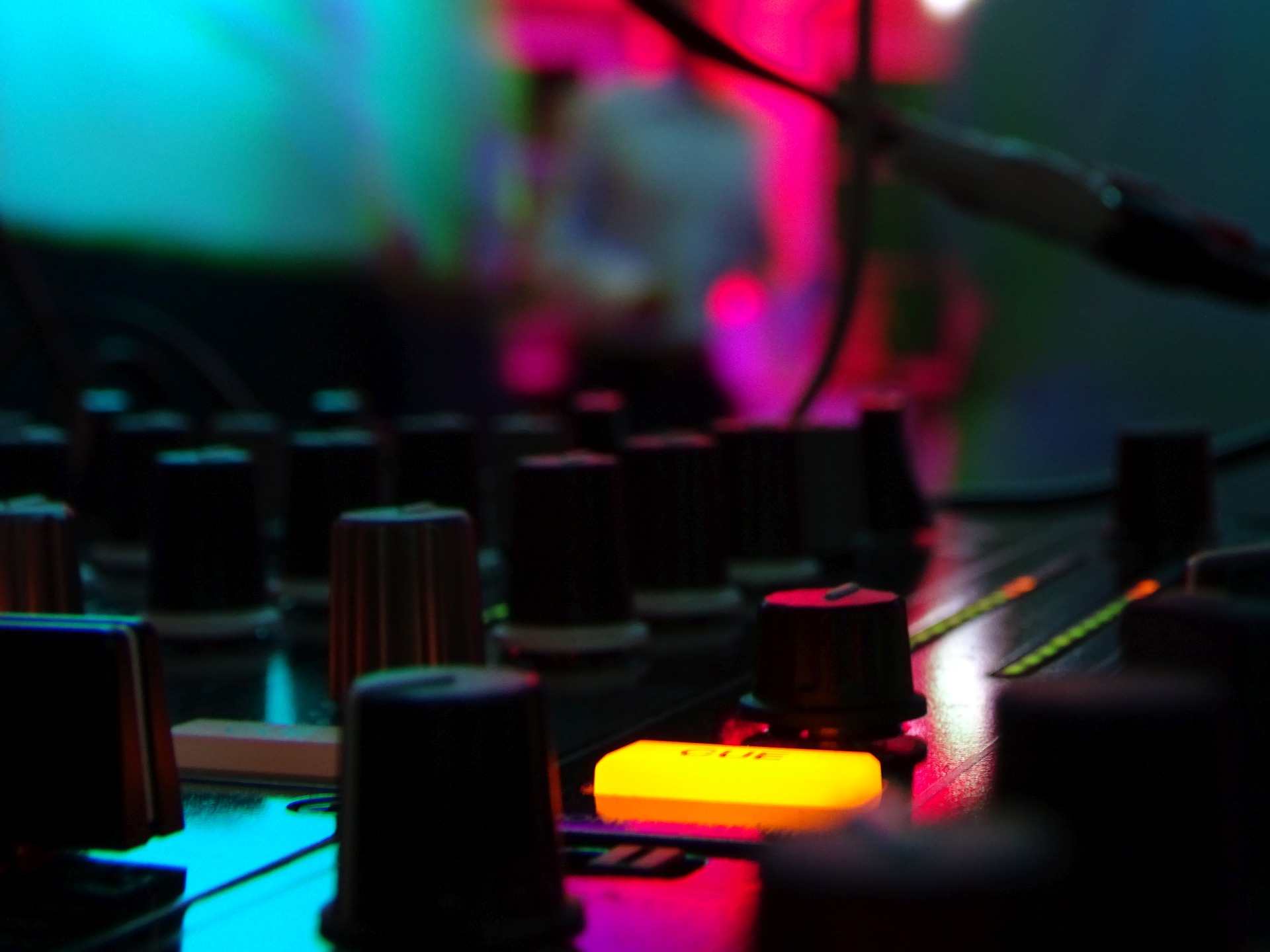 DJ Hendrik